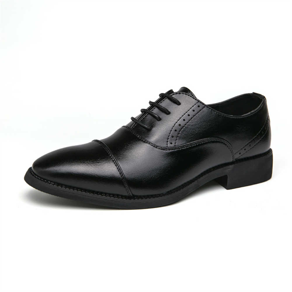 Men Formal Wear With Sneakers - Sepatu Lari Semi Formal Nomor 44