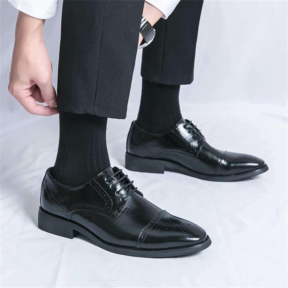 Sepatu Lari Semi Formal Nomor  - Men Formal Wear With Sneakers ulasan dan harga